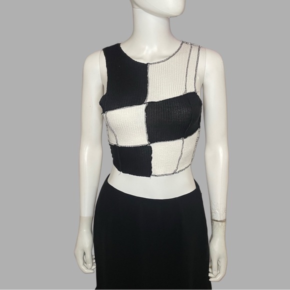 Garage Black & White Patchwork Sleeveless‎ Crop Top - Picture 1 of 5